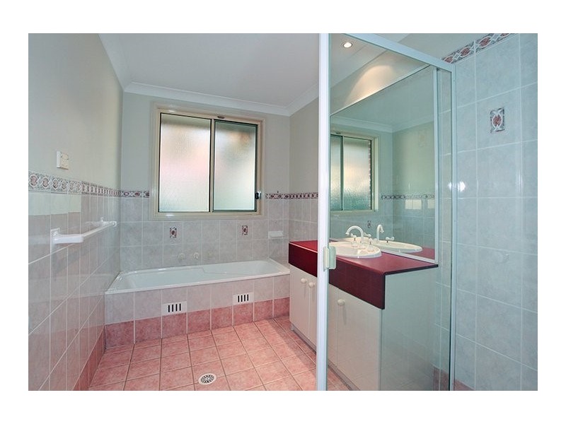 16 Woolmers Court, Wattle Grove NSW 2173