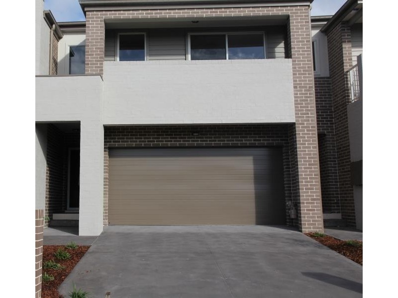 16 Playford Terrence, Moorebank NSW 2170