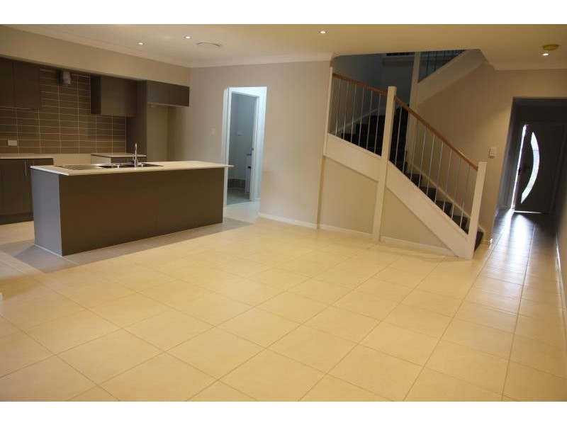 16 Playford Terrence, Moorebank NSW 2170