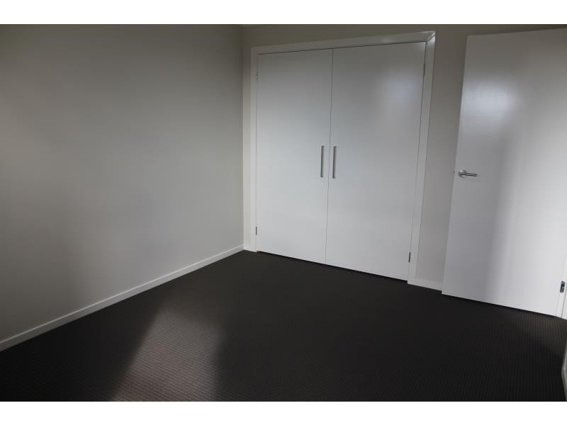 16 Playford Terrence, Moorebank NSW 2170