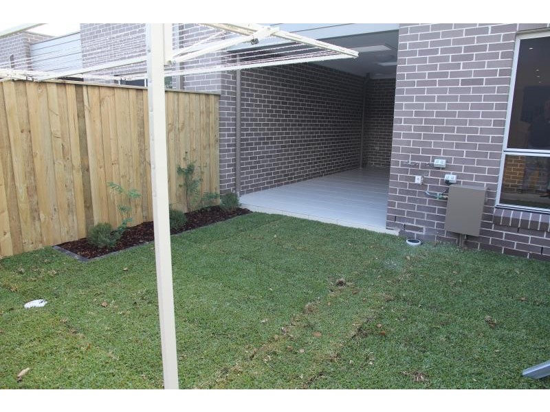 16 Playford Terrence, Moorebank NSW 2170