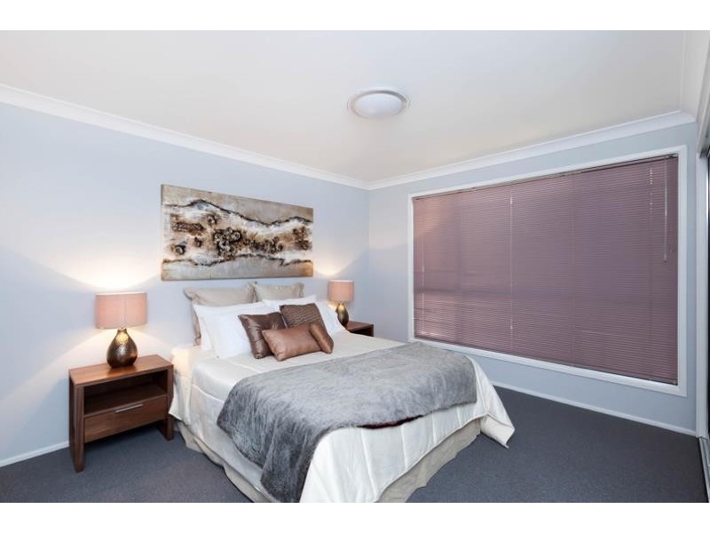 5 Acola Court, Wattle Grove NSW 2173