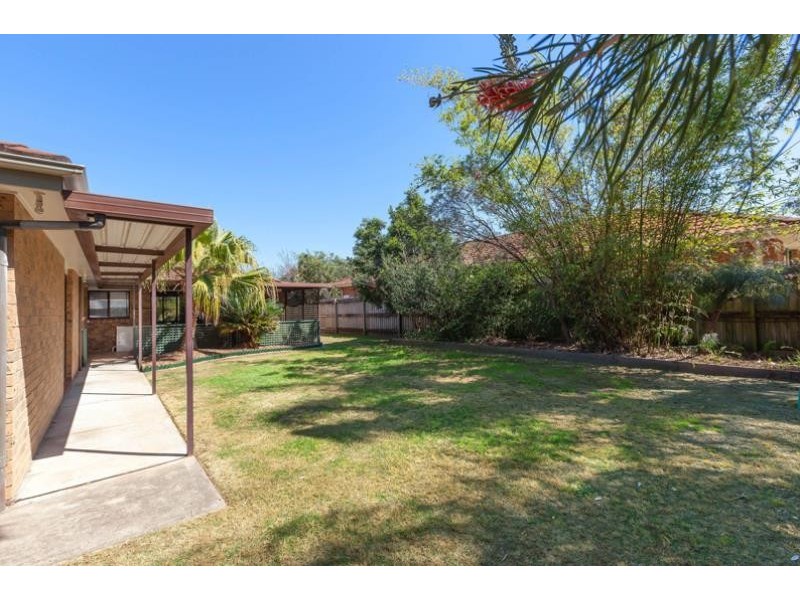 5 Acola Court, Wattle Grove NSW 2173