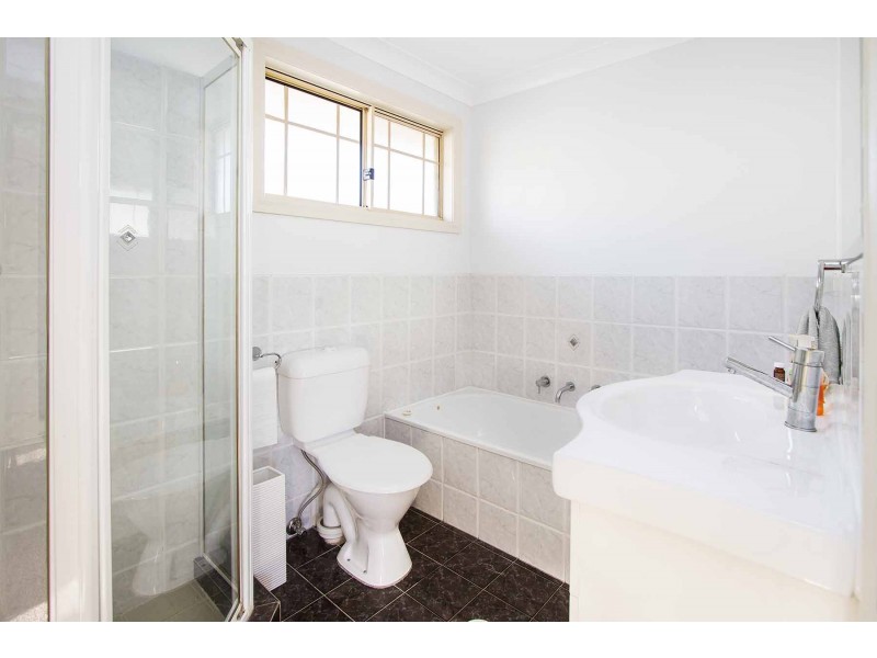 1/2 Wellwood Ave, Moorebank NSW 2170