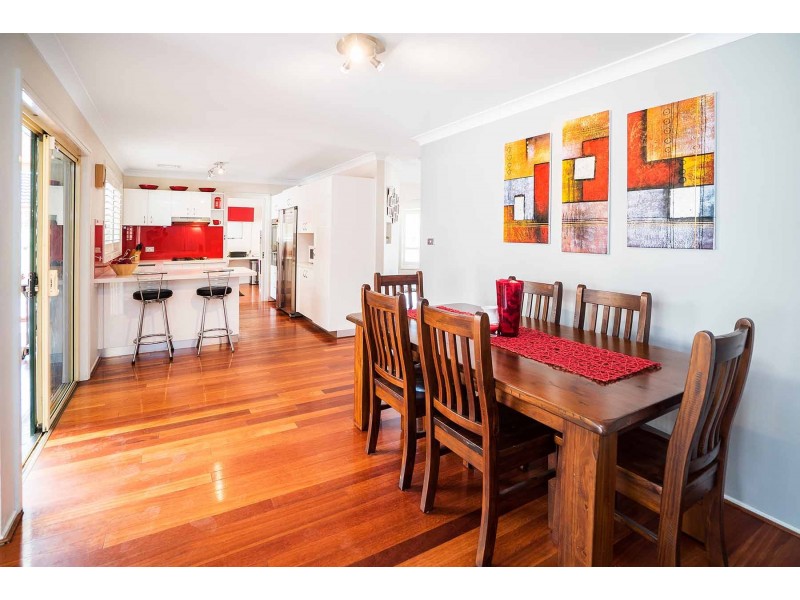 4 Valleyfield Court, Wattle Grove NSW 2173