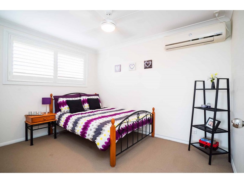 4 Valleyfield Court, Wattle Grove NSW 2173