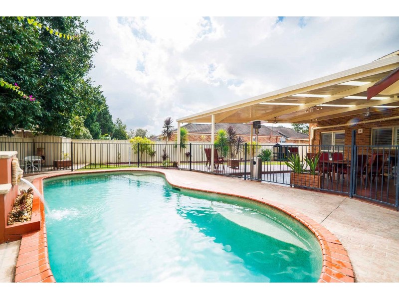 4 Valleyfield Court, Wattle Grove NSW 2173