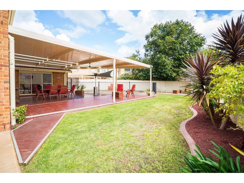 4 Valleyfield Court, Wattle Grove NSW 2173