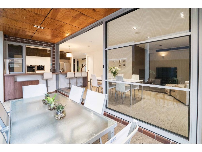 26 Elata Court, Wattle Grove NSW 2173