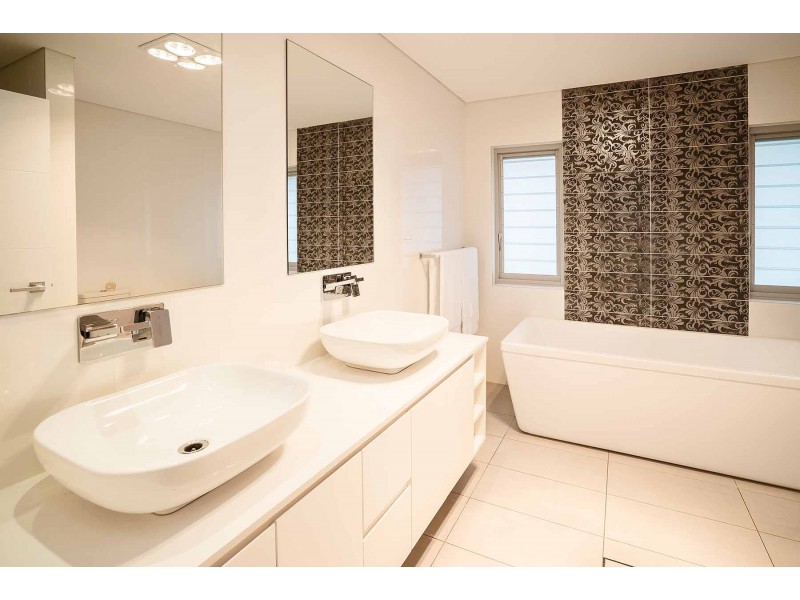 26 Elata Court, Wattle Grove NSW 2173