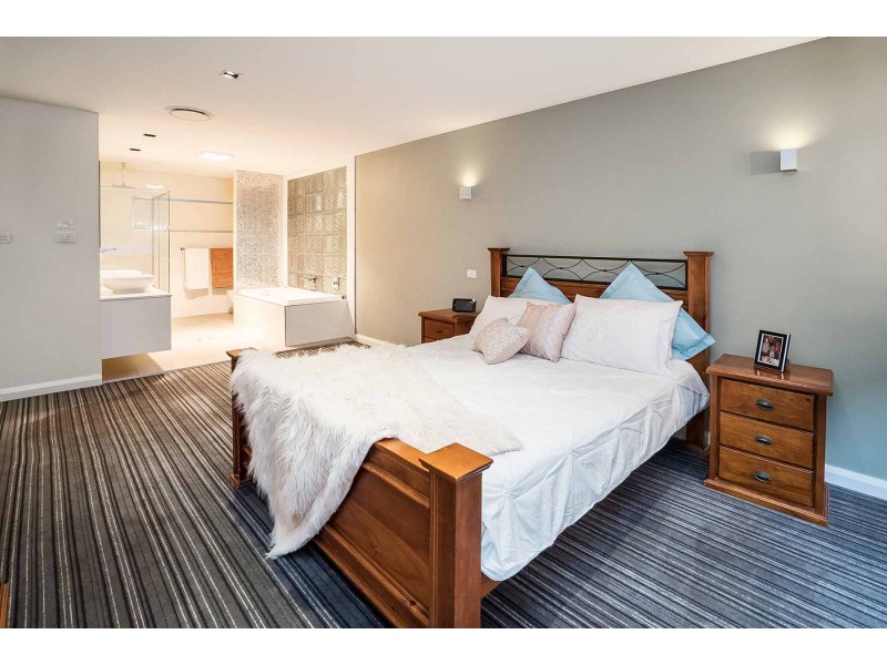 26 Elata Court, Wattle Grove NSW 2173