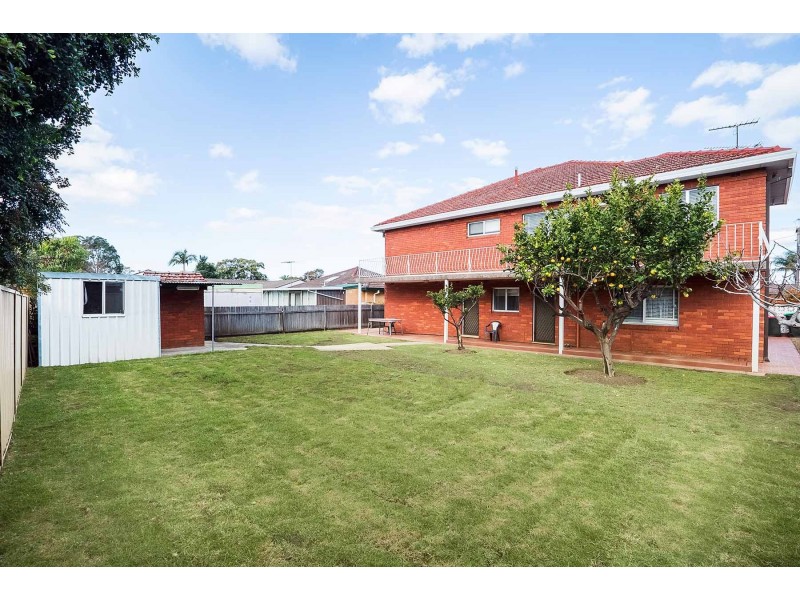 15 Hillcrest Avenue, Moorebank NSW 2170