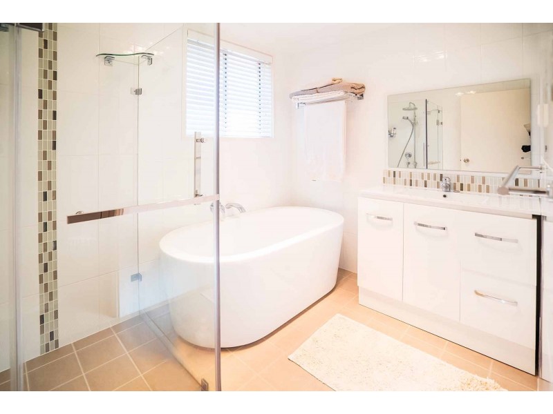 5 Edgecombe Avenue, Moorebank NSW 2170