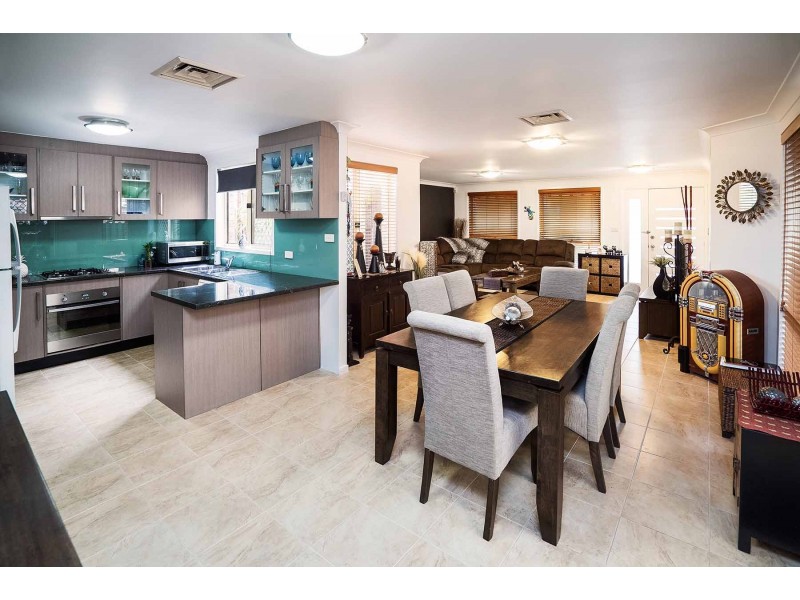 15 Claremont Court, Wattle Grove NSW 2173