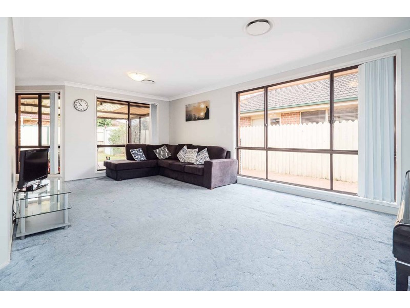 8 Alexandrina Court, Wattle Grove NSW 2173