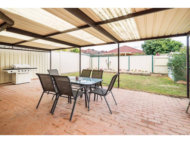 8 Alexandrina Court, Wattle Grove NSW 2173