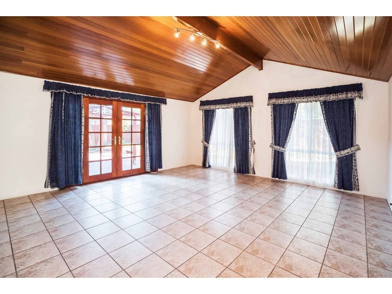 32 Woburn Abbey Court, Wattle Grove NSW 2173