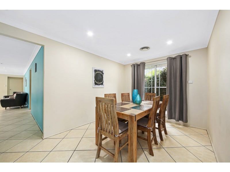 4 Hampton Court, Wattle Grove NSW 2173