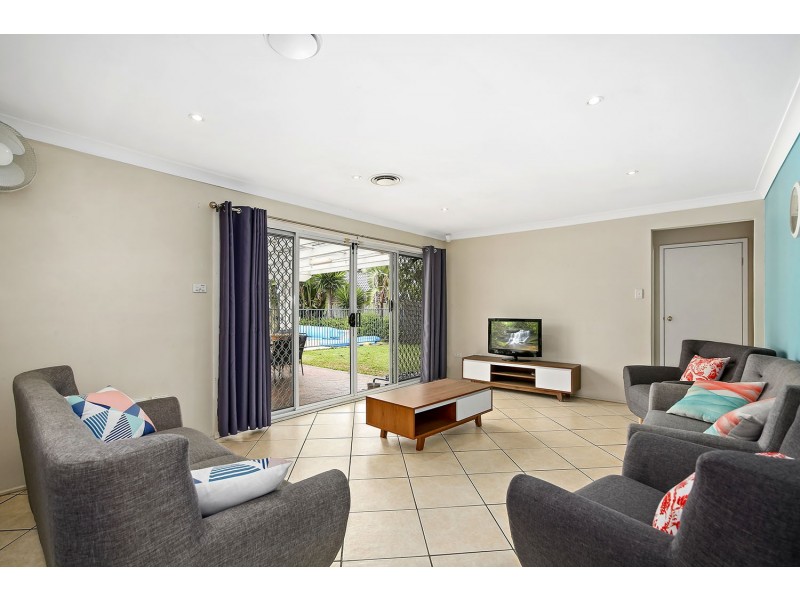 4 Hampton Court, Wattle Grove NSW 2173