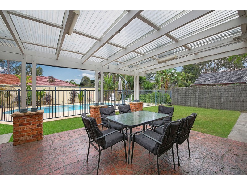 4 Hampton Court, Wattle Grove NSW 2173