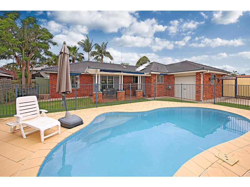 4 Hampton Court, Wattle Grove NSW 2173