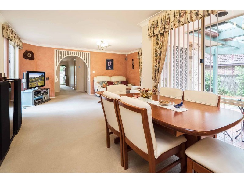 9 Somerset Court, Wattle Grove NSW 2173