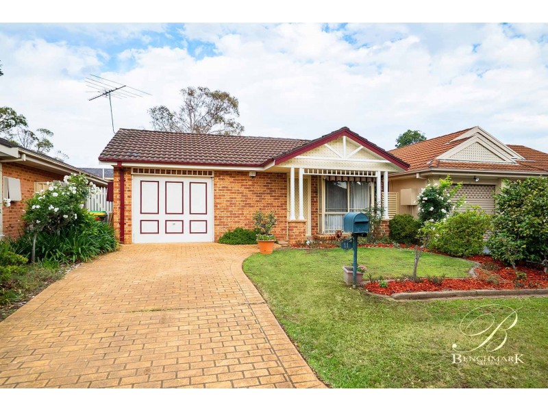 11 Murray Court, Wattle Grove NSW 2173