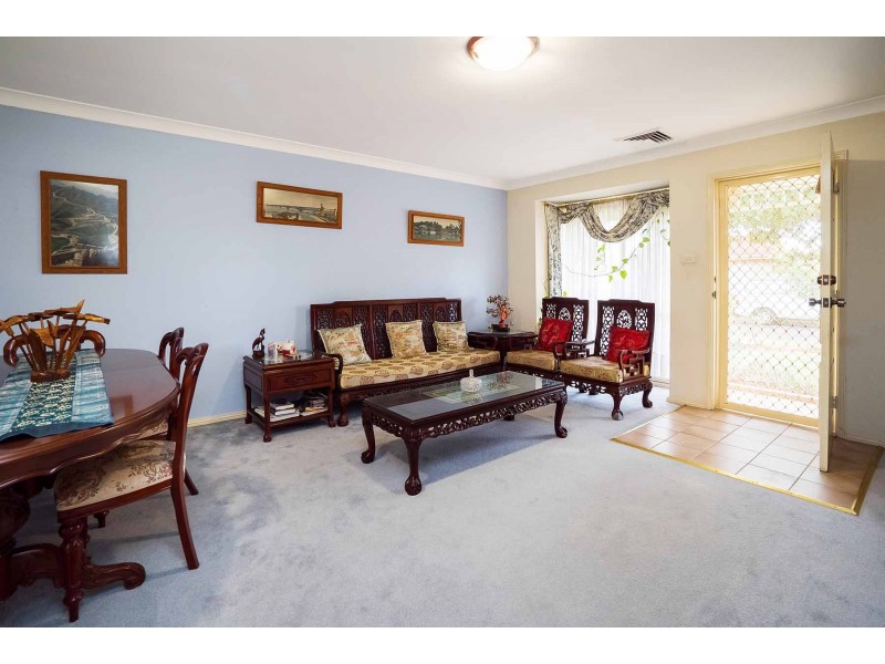 11 Murray Court, Wattle Grove NSW 2173