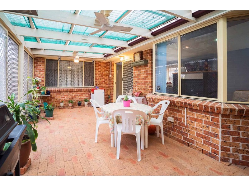 11 Murray Court, Wattle Grove NSW 2173