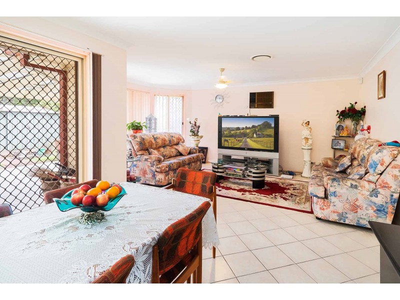 15 Kaputar Court, Wattle Grove NSW 2173