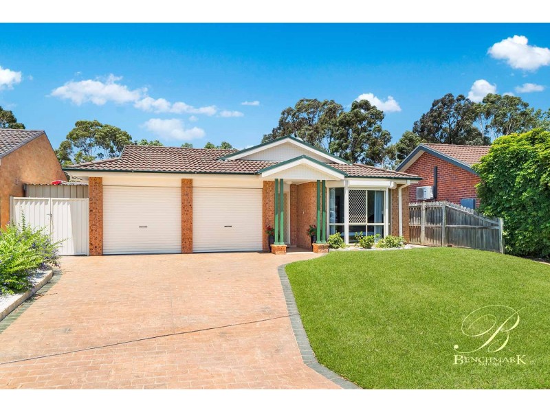 6 Larra Court, Wattle Grove NSW 2173