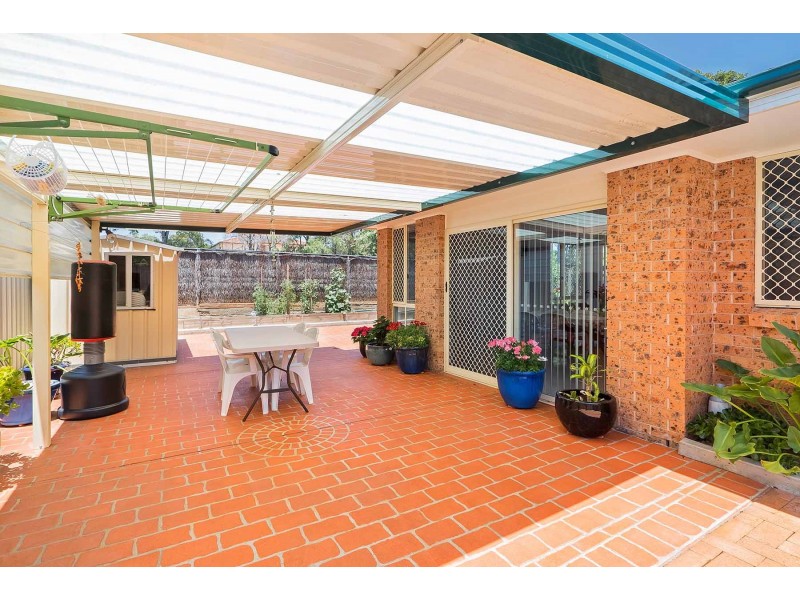 6 Larra Court, Wattle Grove NSW 2173