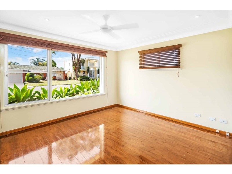 23 Macintyre Crescent, Sylvania Waters NSW 2224