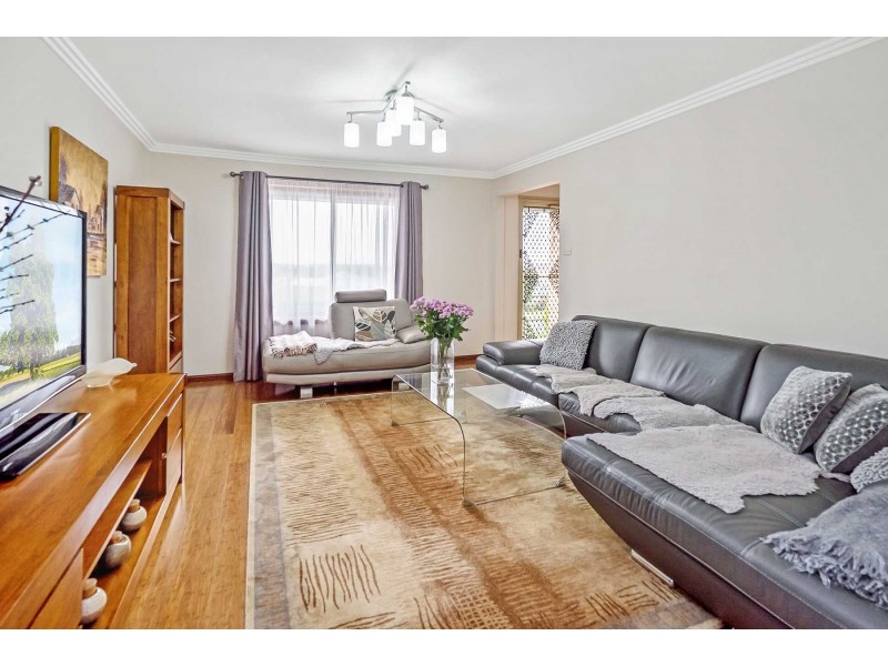 28 Malinya Crescent, Moorebank NSW 2170
