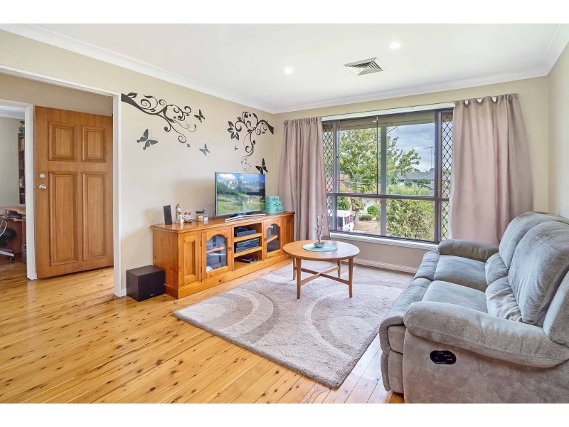 91 Renton Avenue, Moorebank NSW 2170