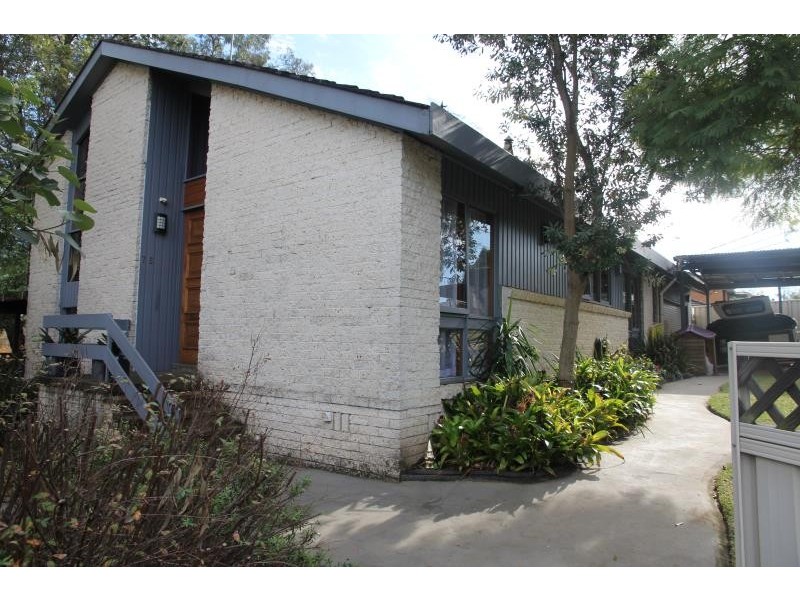 75 Renton Avenue, Moorebank NSW 2170