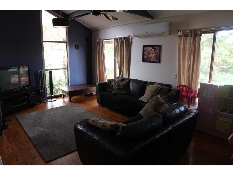 75 Renton Avenue, Moorebank NSW 2170