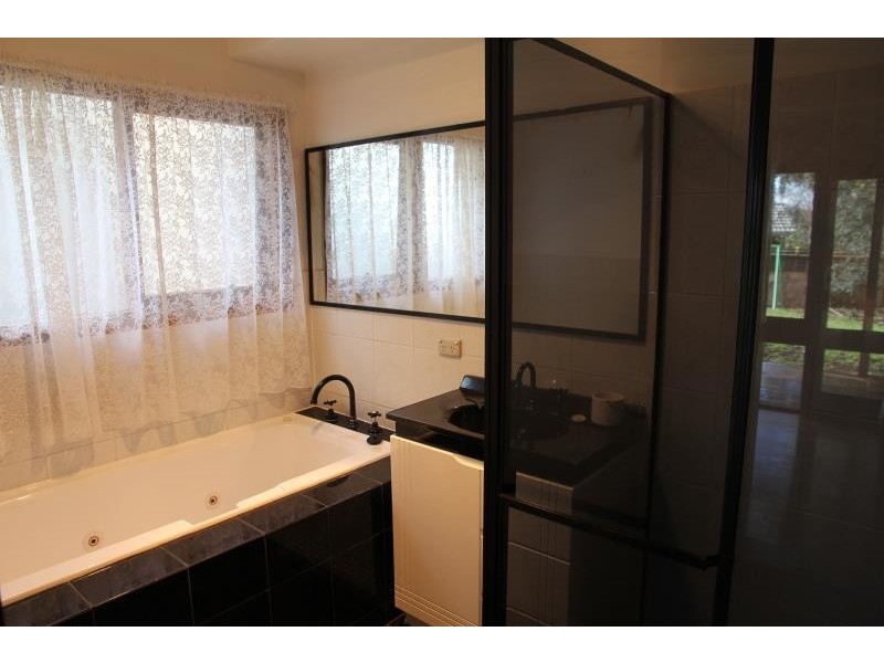 75 Renton Avenue, Moorebank NSW 2170