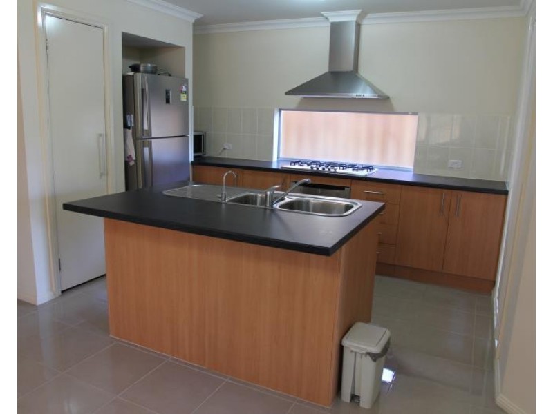 5 THE PARKWAY AVE, Moorebank NSW 2170