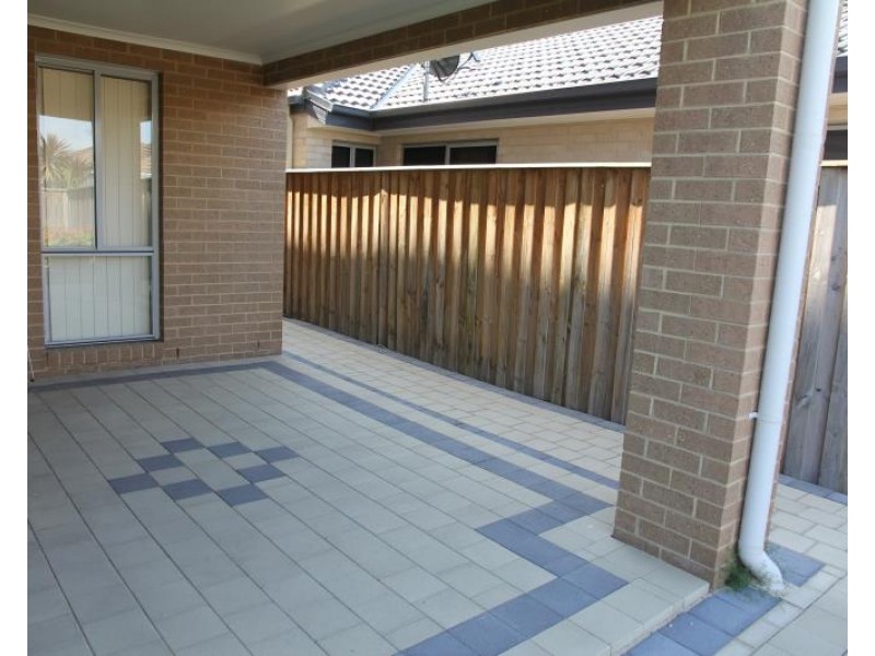 5 THE PARKWAY AVE, Moorebank NSW 2170