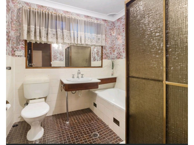 3 Arana Close, Georges Hall NSW 2198