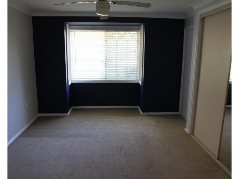 9 Paroo Court, Wattle Grove NSW 2173