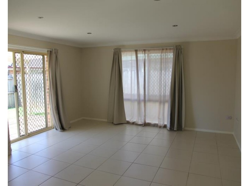 9 Paroo Court, Wattle Grove NSW 2173