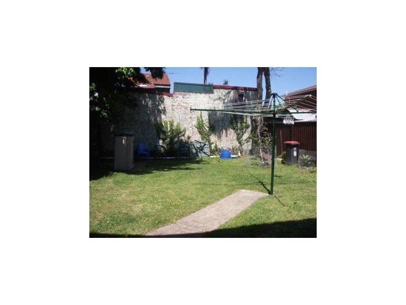 82 Sutherland Street, St Peters NSW 2044