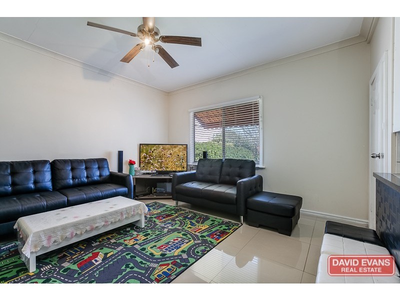 12 Kellam Way, Medina WA 6167