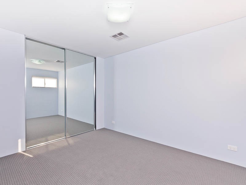 32 Emma Street, Rockingham WA 6168