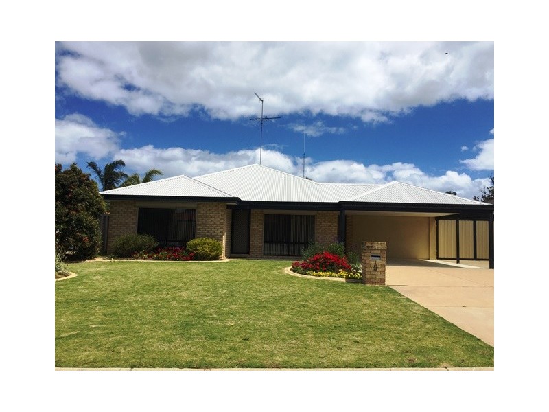 9 Sunderland Close, Greenfields WA 6210