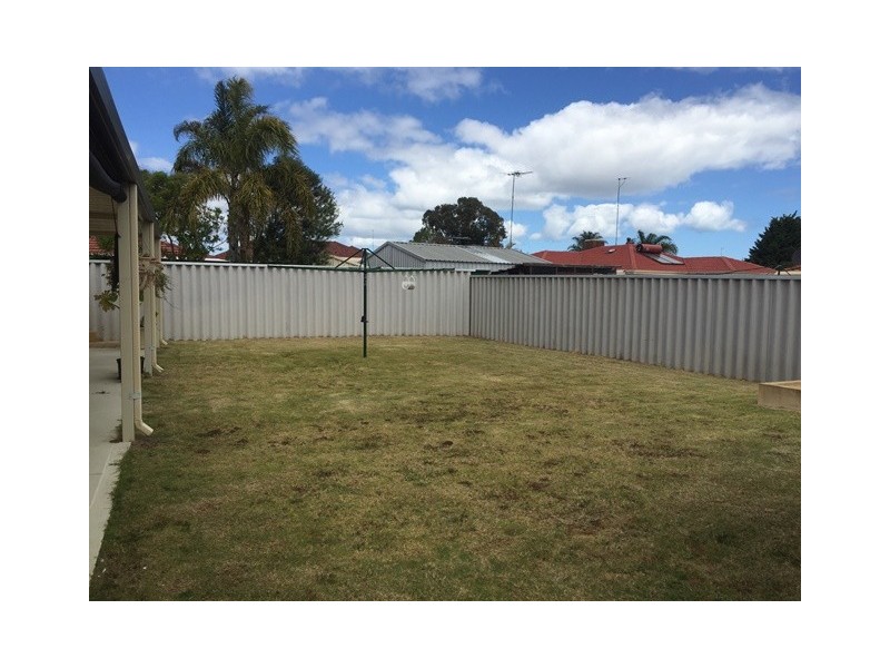 9 Sunderland Close, Greenfields WA 6210