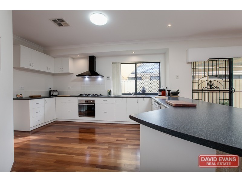 9 Stradbroke Road, Secret Harbour WA 6173