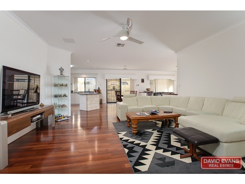 9 Stradbroke Road, Secret Harbour WA 6173